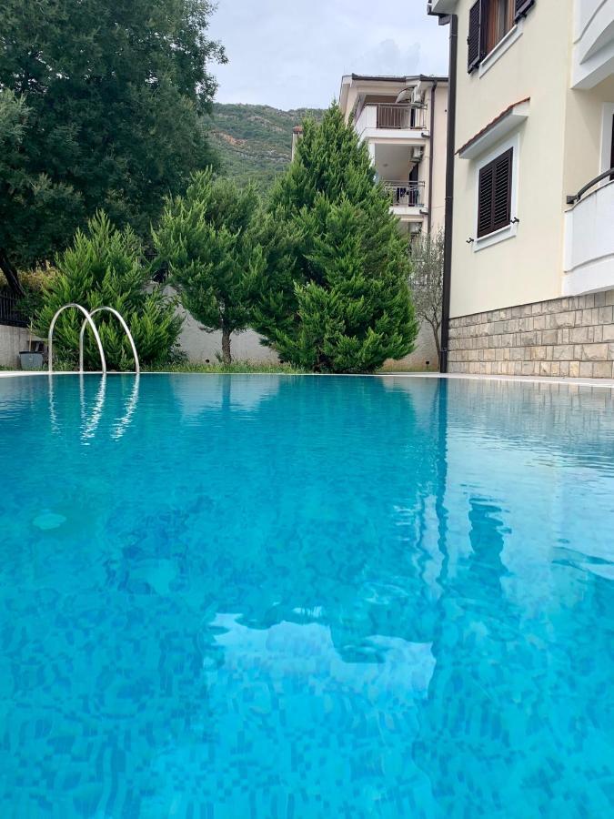 Lastochka.Mne Apartments Baosic Exterior foto
