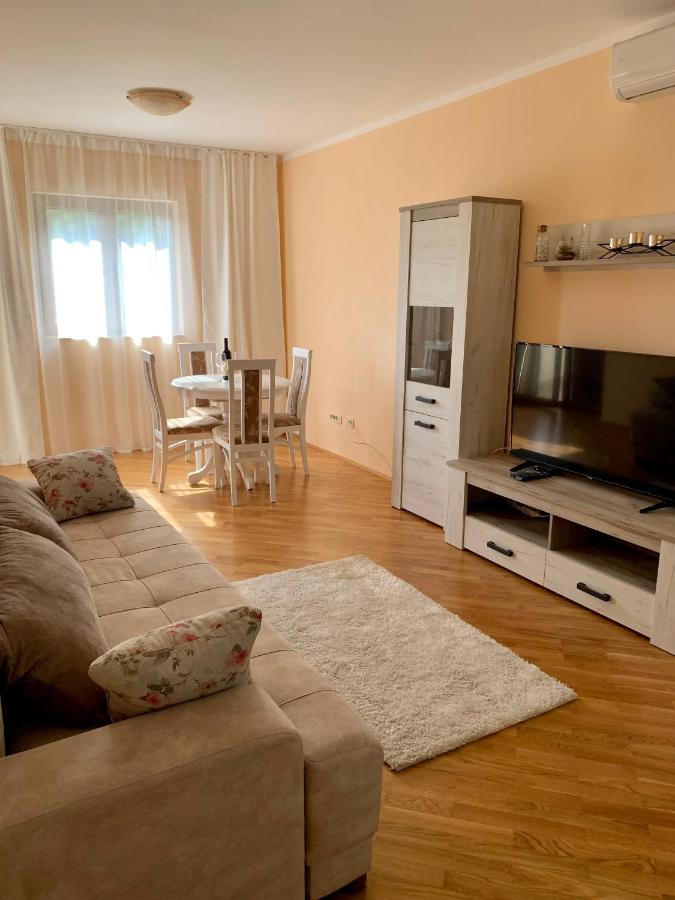 Lastochka.Mne Apartments Baosic Exterior foto